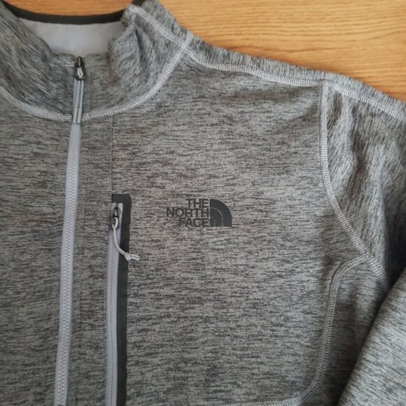 The North Face Men's Gray Canyonlands 1/2 Zip - Picture 3 of 3